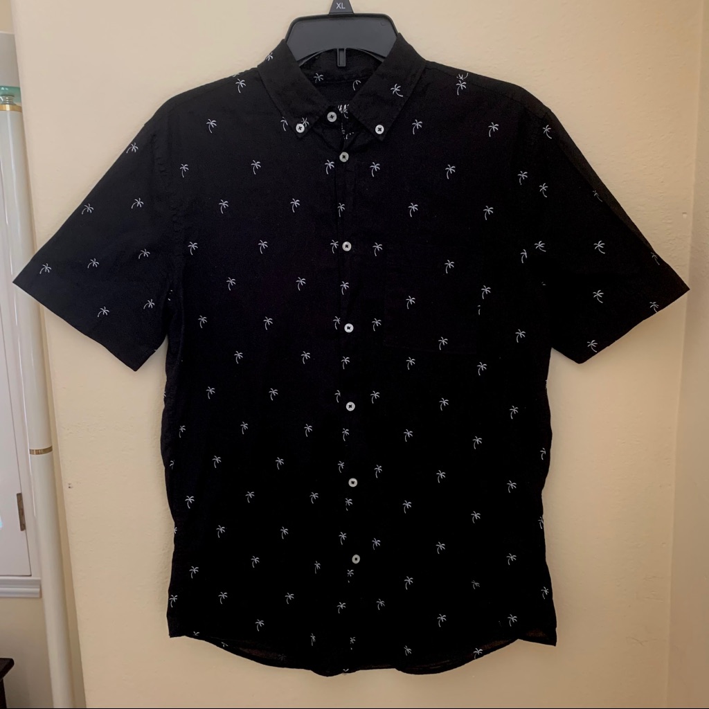 H&M Black Patterned Button-Up Tee